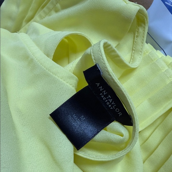 Women’s yellow sleeveless pleated blouse summer tie up blouse spring sleeveless - Picture 6 of 6